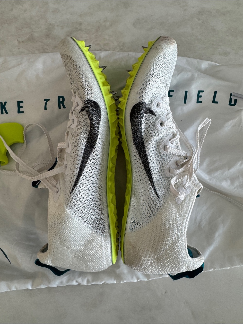 Nike White and Teal Flyknit Running Track Shoes with Black Swoosh spikes - Picture 3 of 13